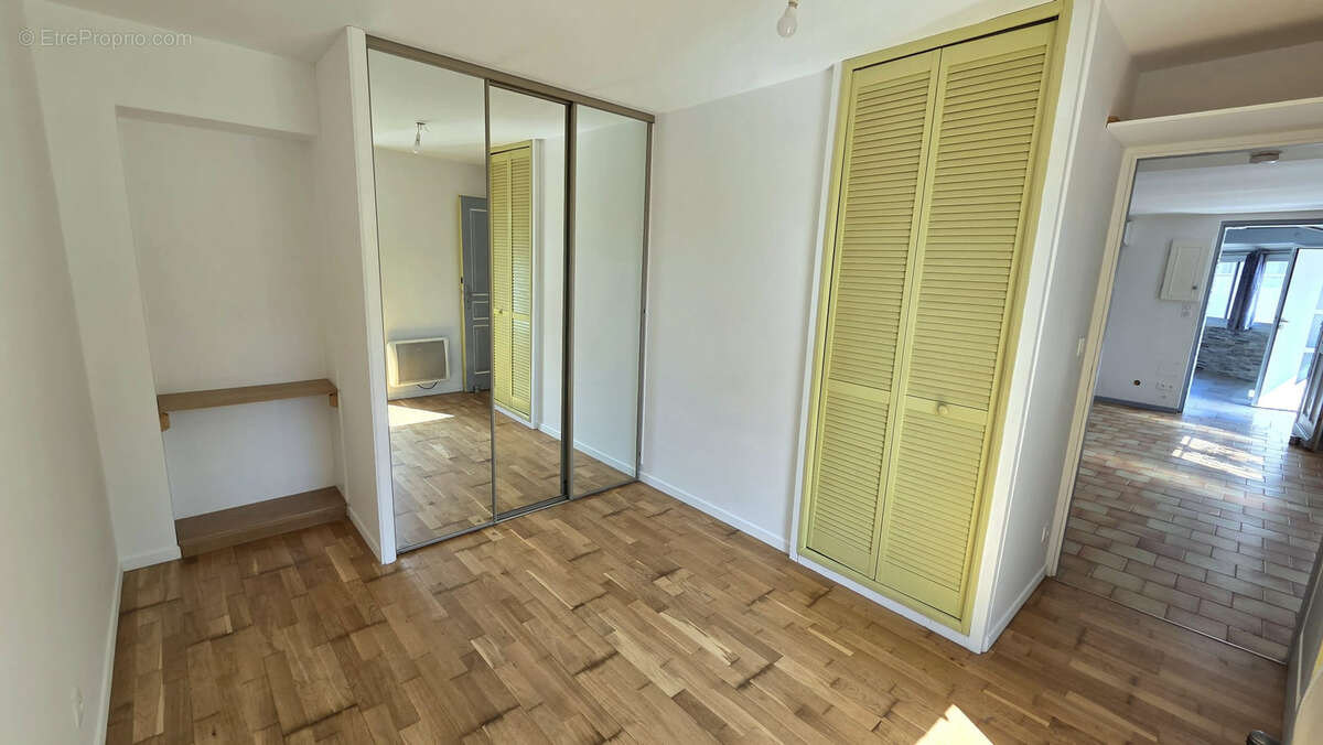 Appartement rdc t2 56m2 carrez + terrasse + parking exterieur - photo 12