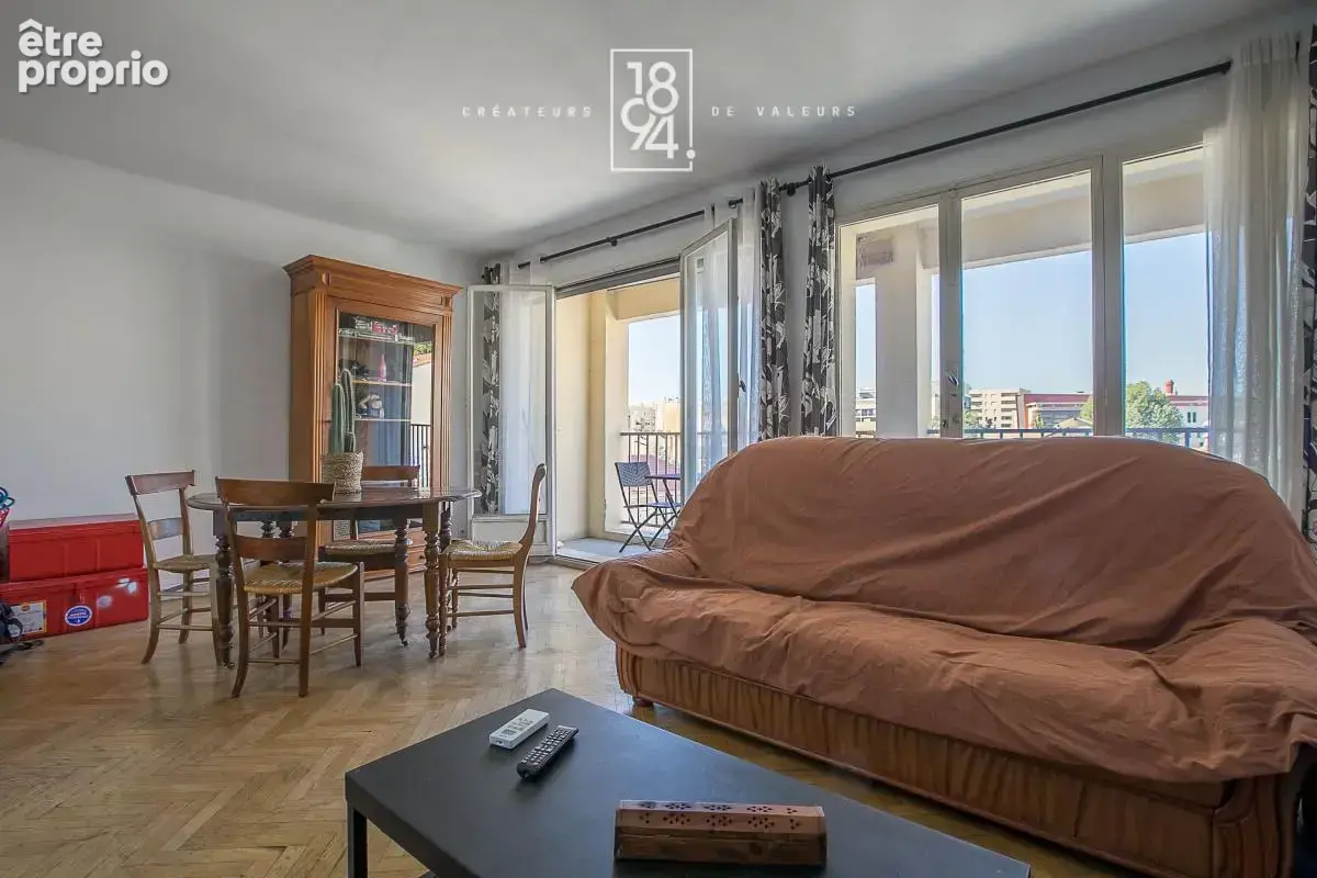 Marseille 6ᵉ – baille – t2/3 traversant avec terrasse, balcon, ascenseur et cave - photo 5