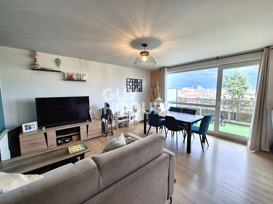 Appartement à OULLINS