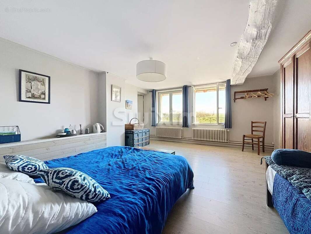 Maison à MONTBELLET