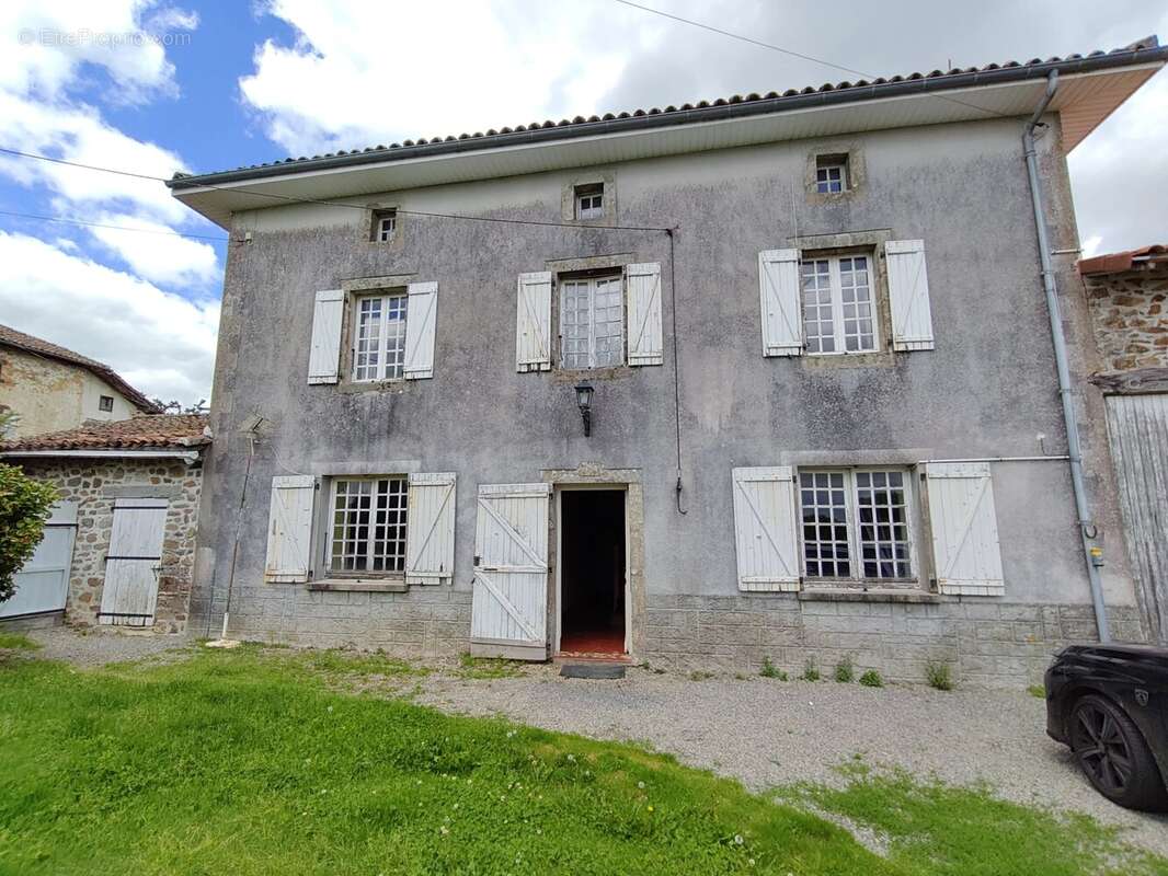 Maison à CHERONNAC