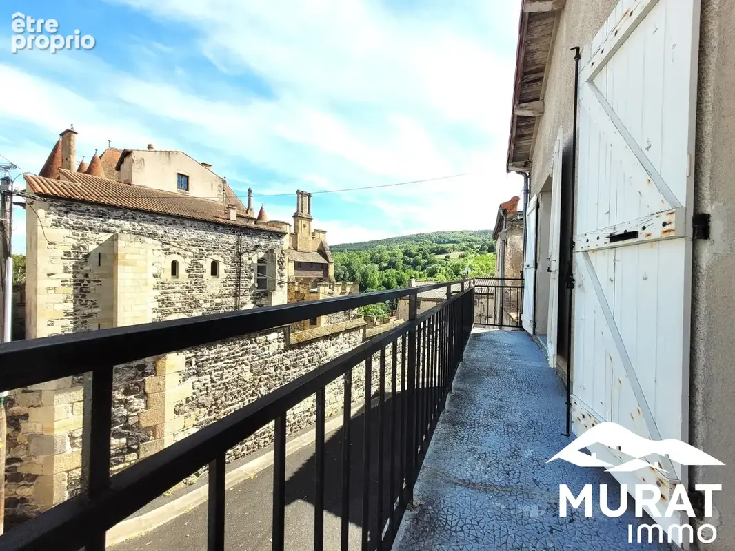 Maison 7 pièces  124 m² habitables  Saint-Amant-Tallende