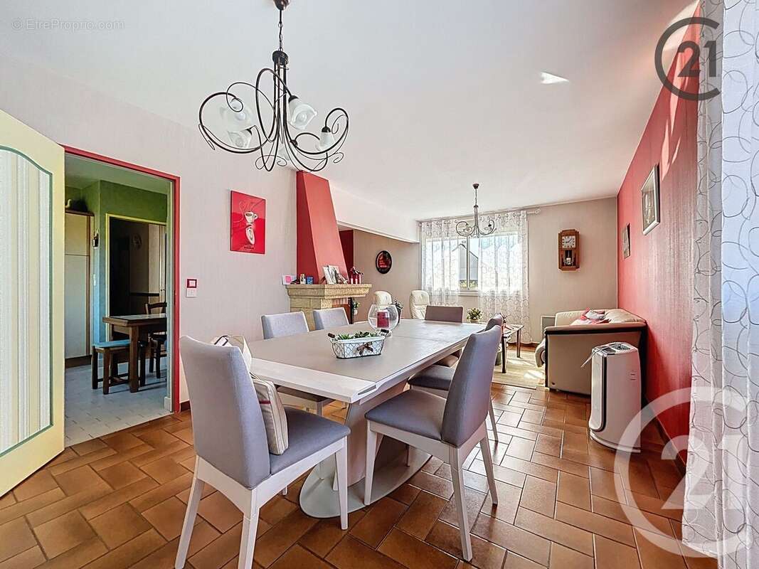 Maison à SAINT-GERMAIN-LAVAL