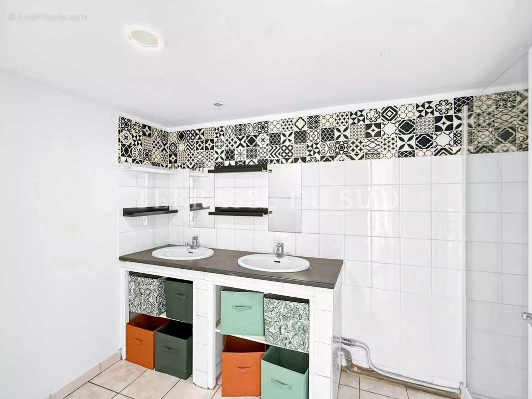 Appartement à MARSEILLE-2E