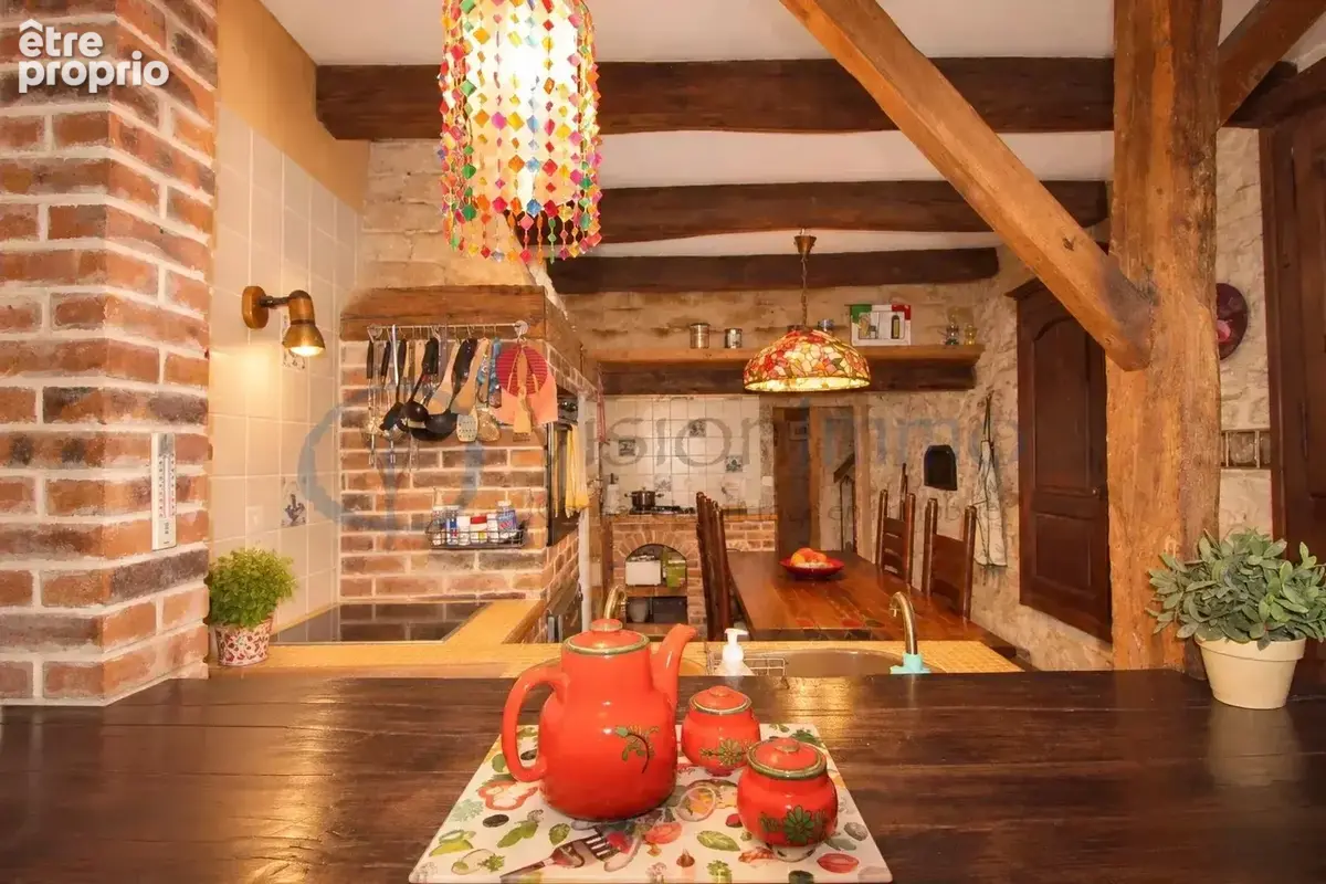 Maison de caractère en pierre à Ornans, 188 m² - photo 3