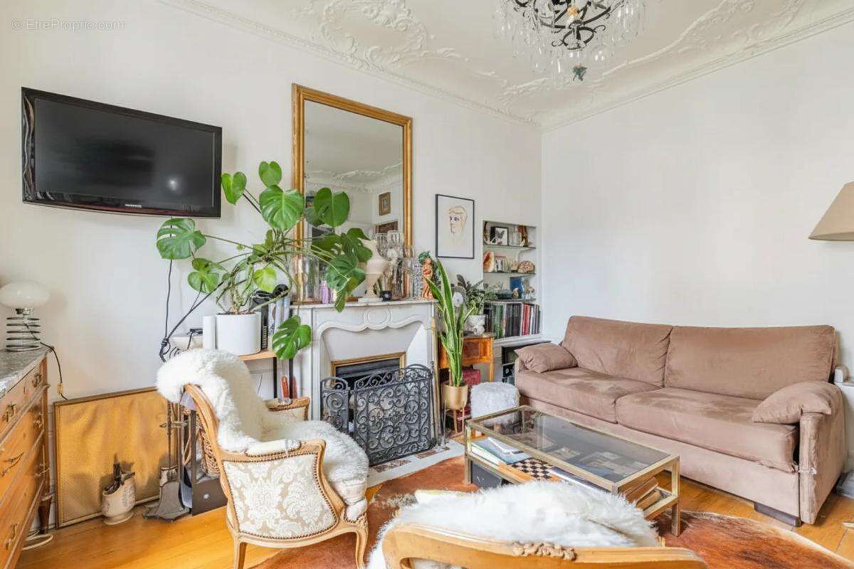 Appartement à COURBEVOIE