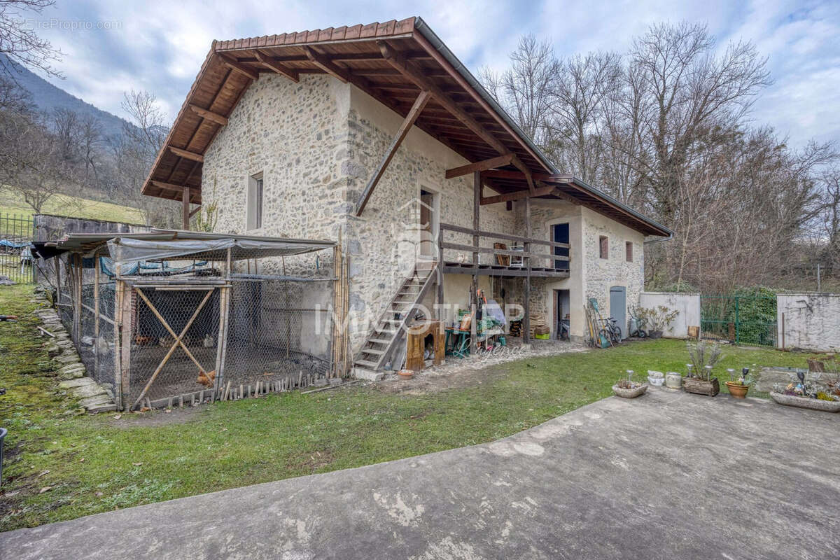 Maison à LA TERRASSE