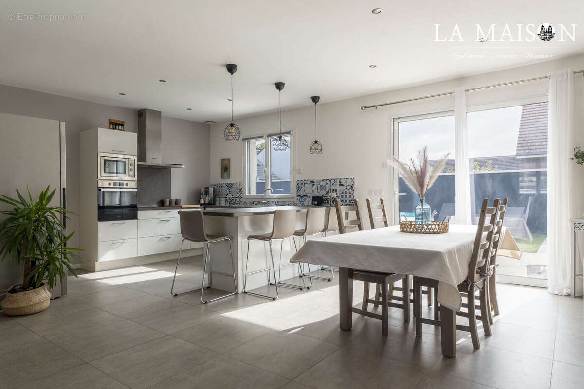 Maison à ARC-SUR-TILLE