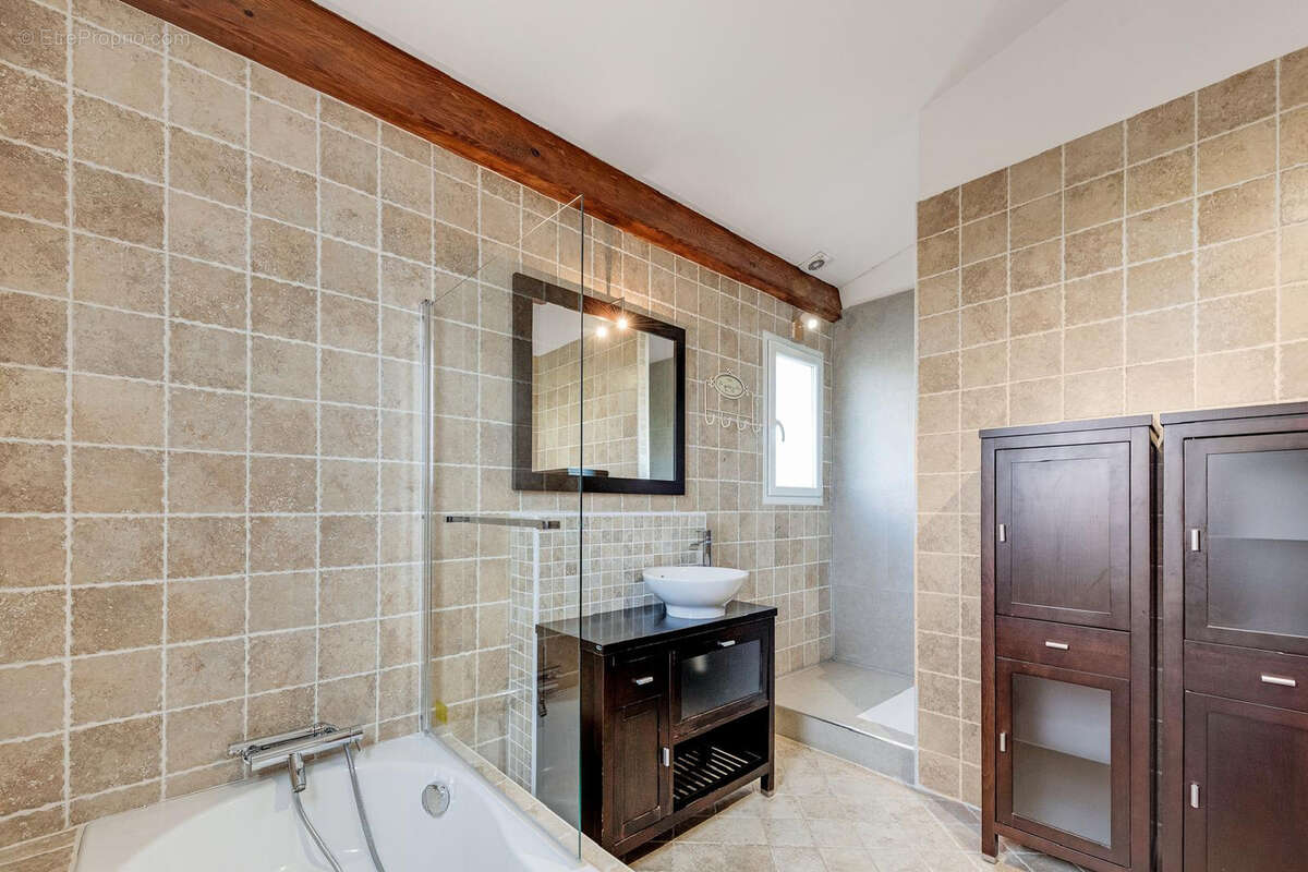 Maison à BAGNOLS-EN-FORET