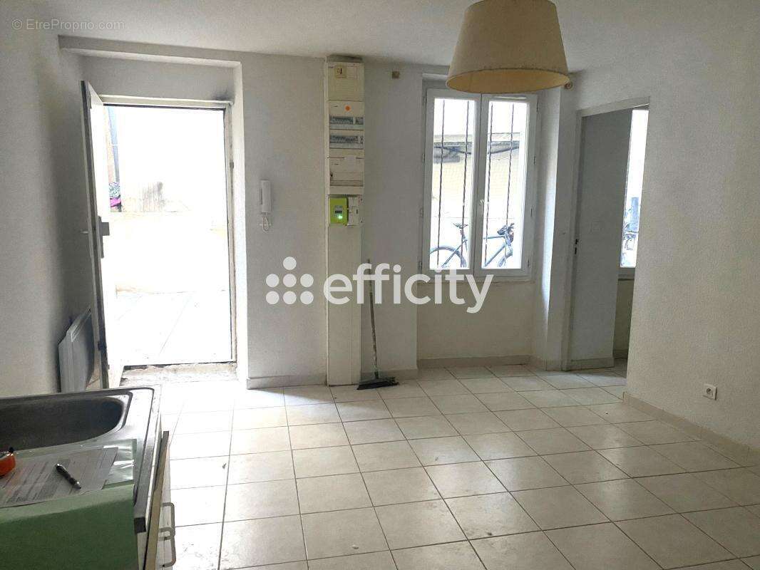 Appartement à MARSEILLE-7E