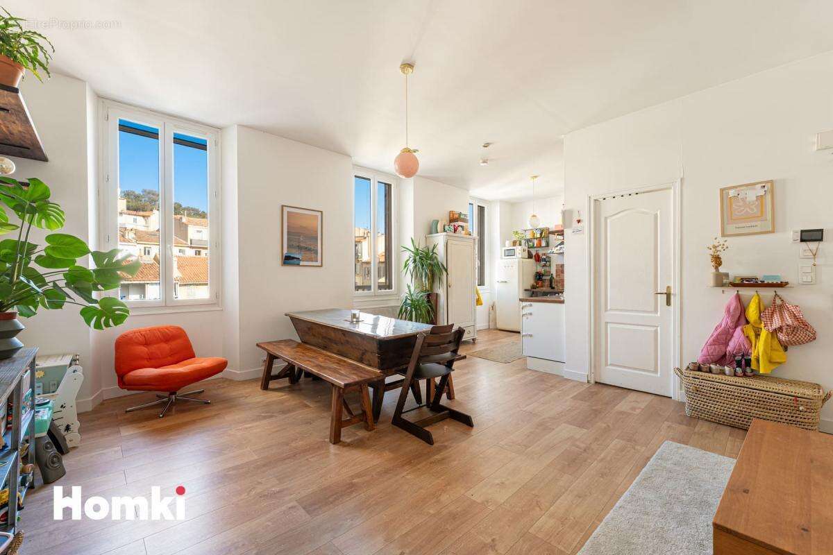 Appartement à MARSEILLE-6E