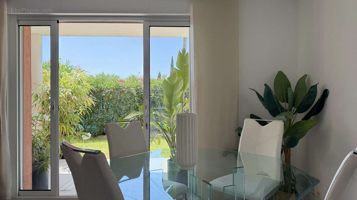 Appartement à SANARY-SUR-MER