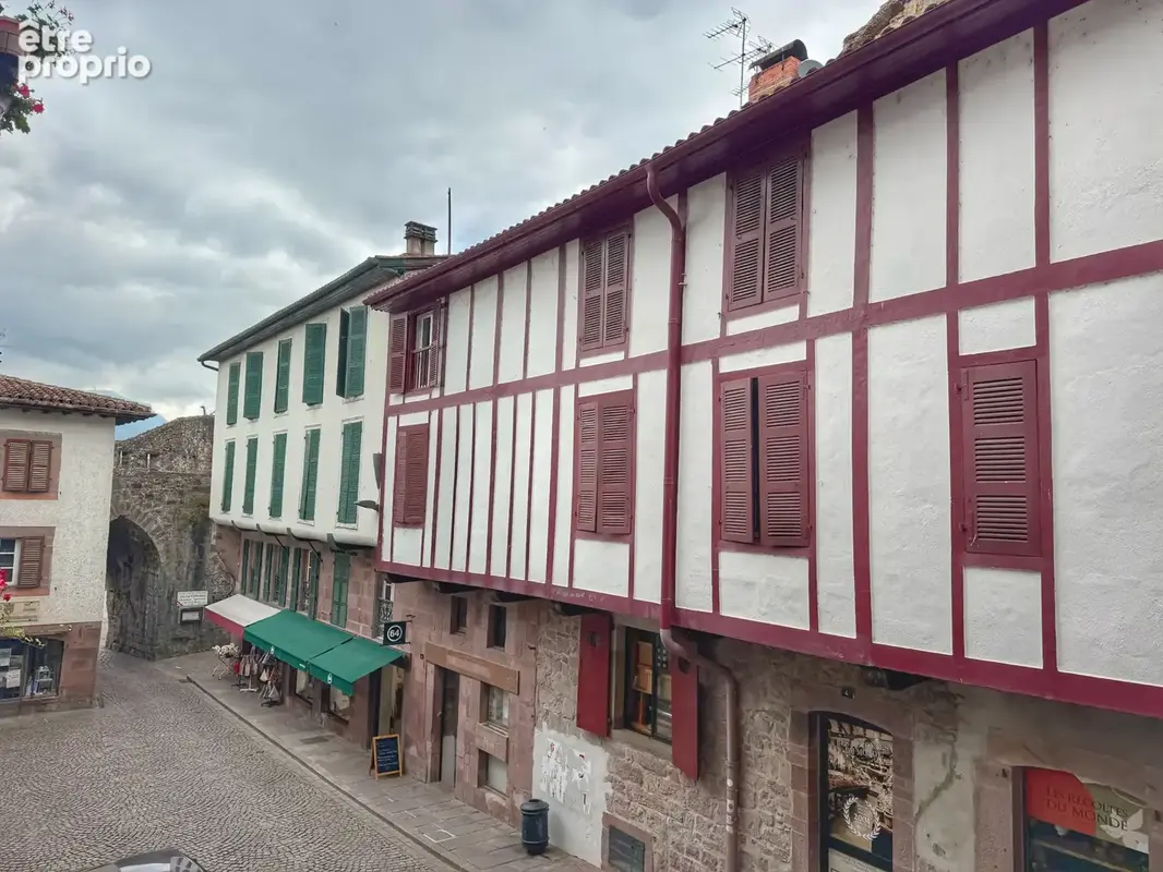 Ensemble de 4 logements au centre ville de St Jean Pied de Port - photo 17