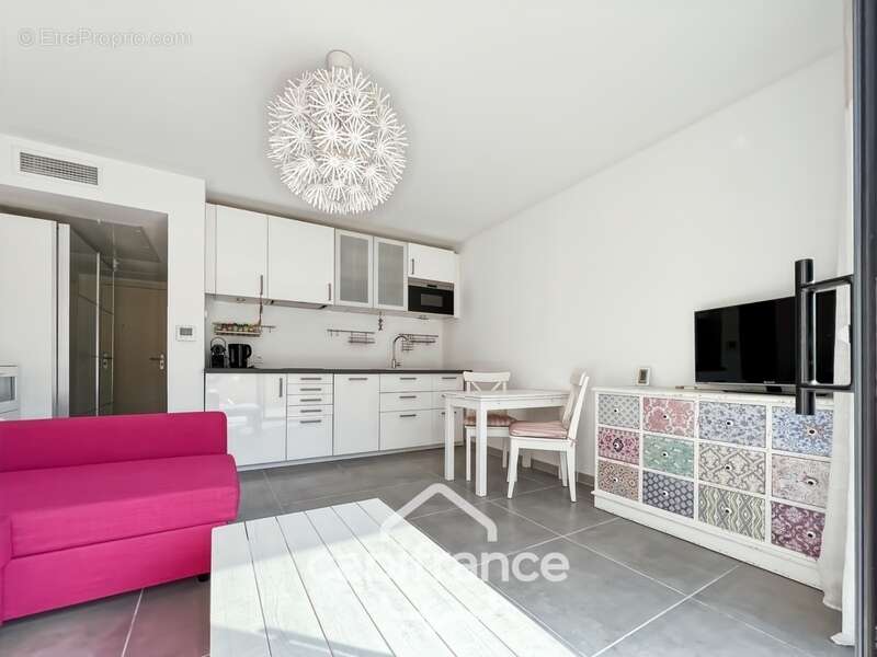 Appartement à BORMES-LES-MIMOSAS