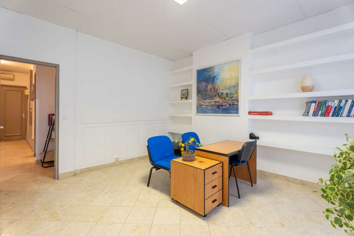 Commerce à MARSEILLE-1E