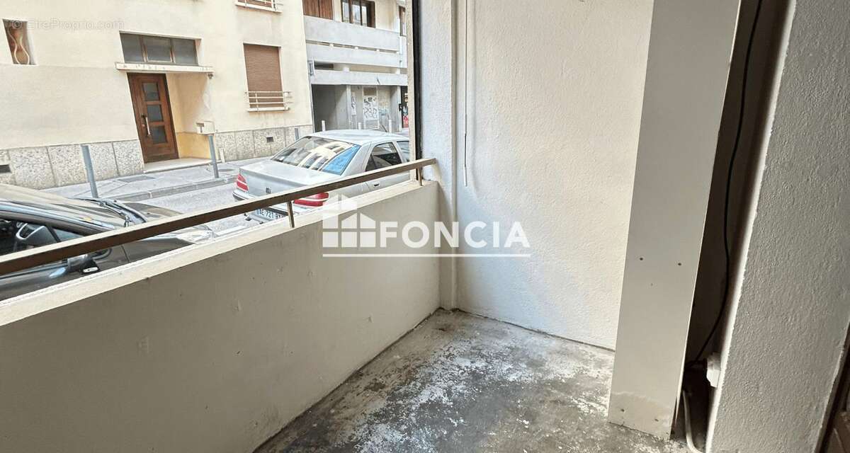 Appartement à MARSEILLE-5E