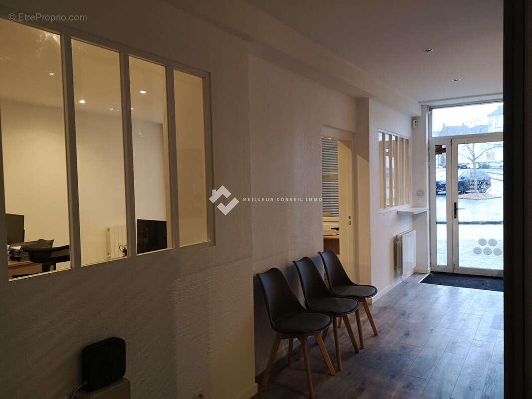 Commerce 76 m² à Nanteuil-Le-Haudouin  - photo 4