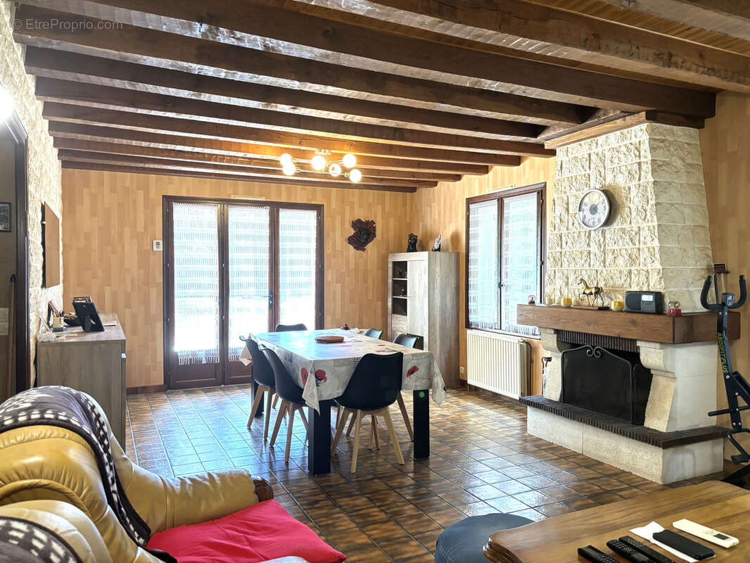 Maison à FOUCHEROLLES
