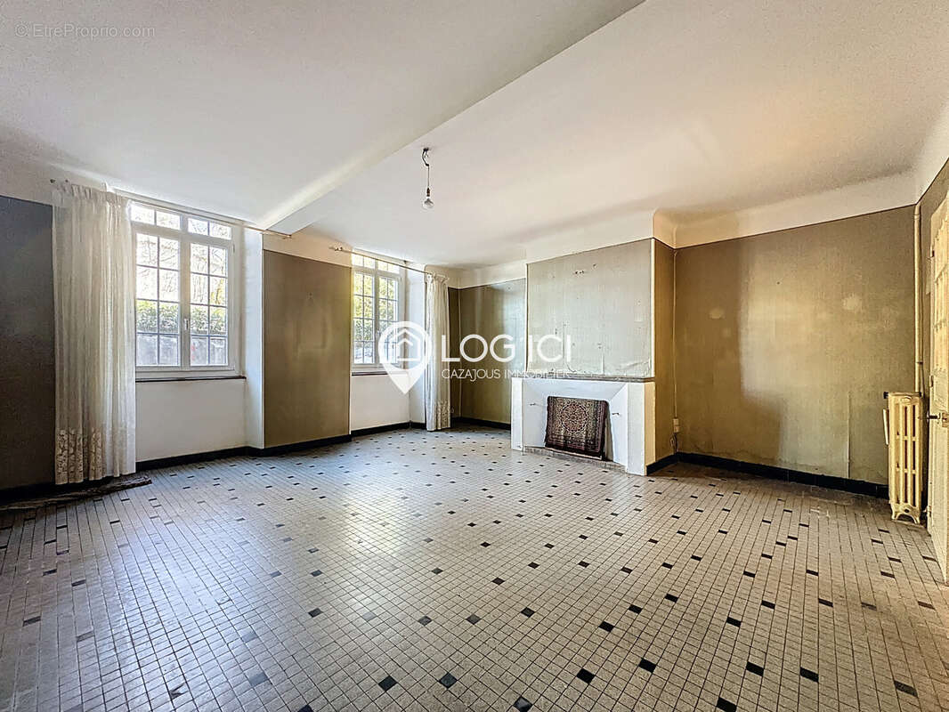 Appartement à NAY