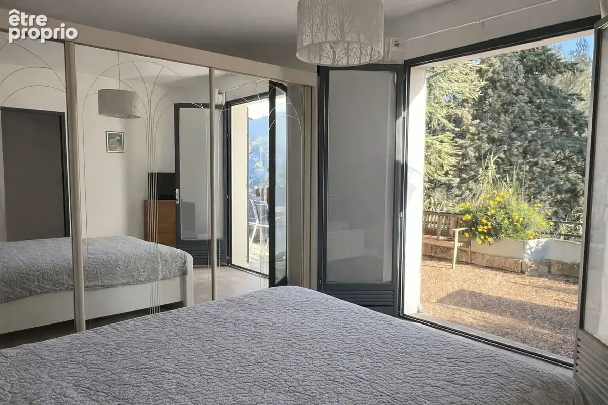 Maison T6 avec 2 logements indépendants - Saint-Pierre-les-Aubagne - photo 9