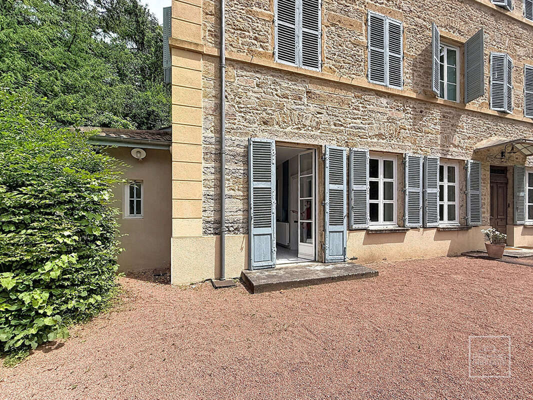 Saint-Cyr Au Mont d'Or Appartement T3 de 120m² habitables dans une superbe propriété - photo 7