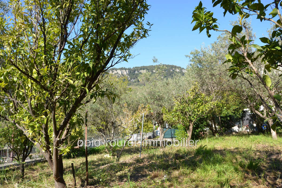 Terrain à LE BAR-SUR-LOUP