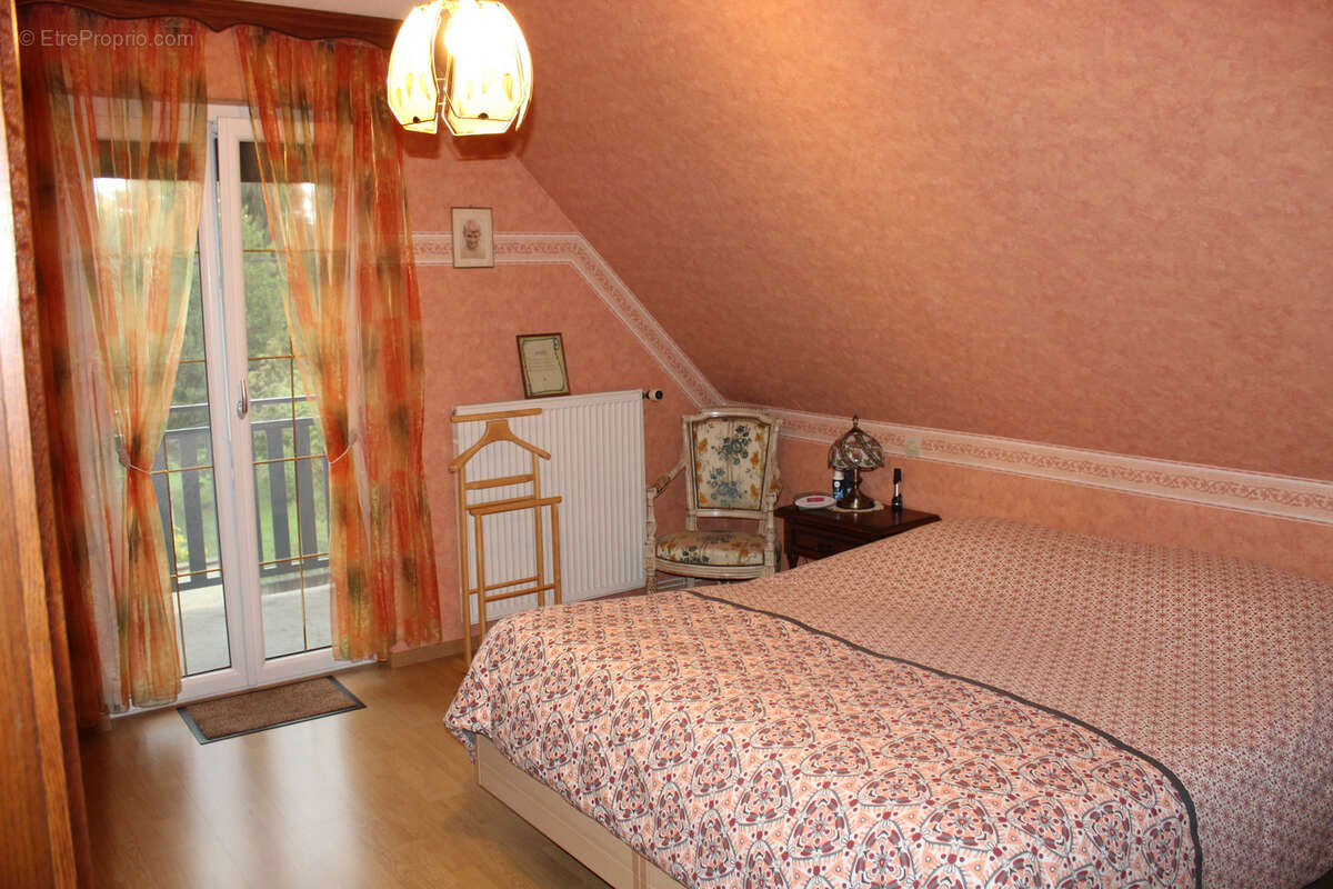 Maison à STEINBRUNN-LE-HAUT