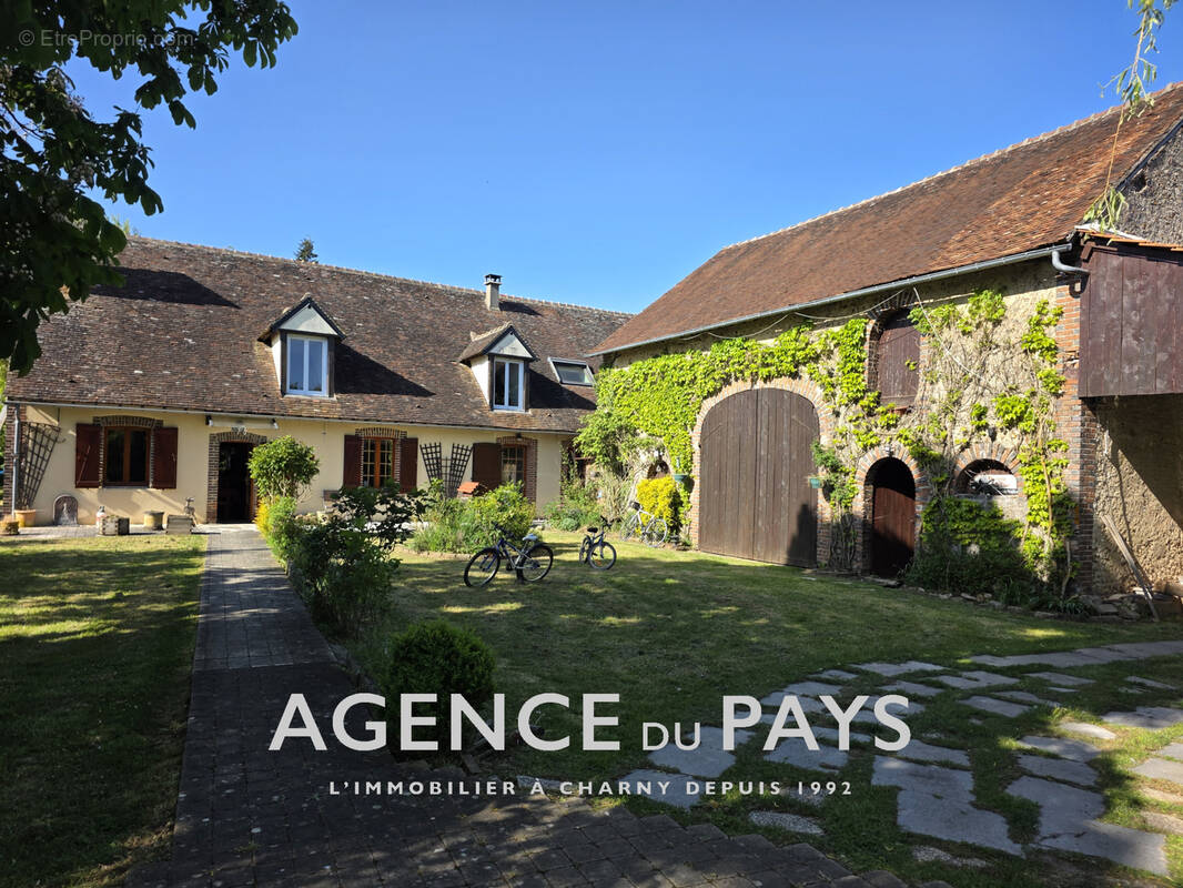 Maison à MALICORNE