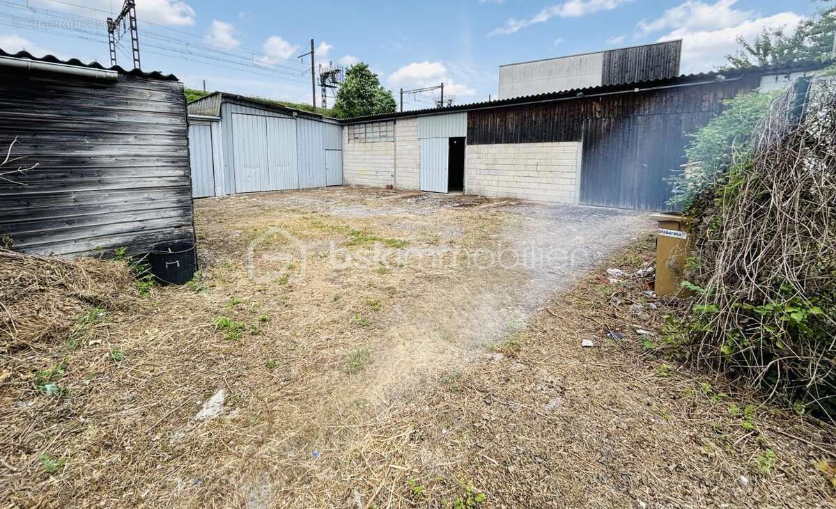 Terrain à SAVIGNY-SUR-ORGE