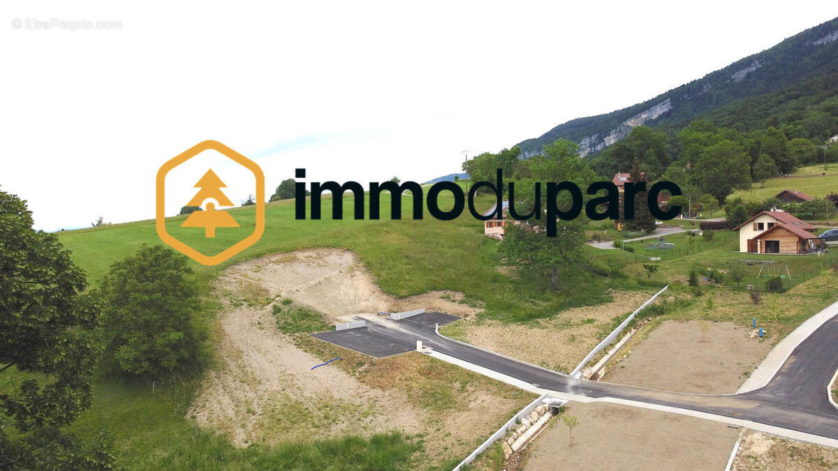 Terrain à SAINT-OFFENGE-DESSUS