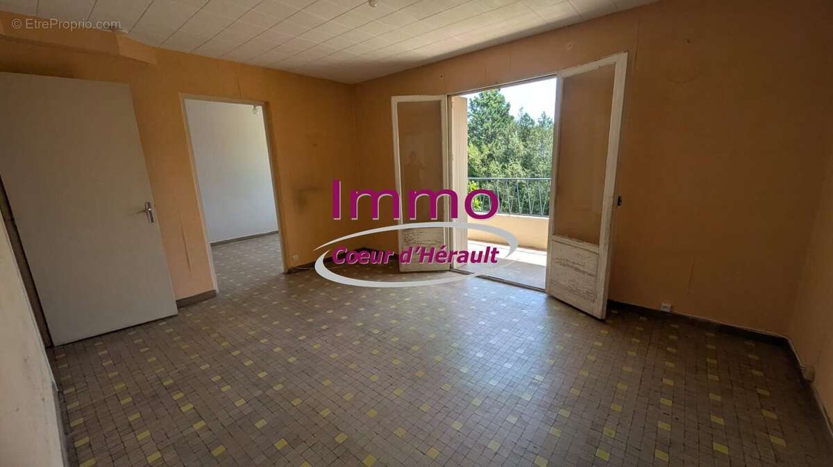 Appartement à GIGNAC