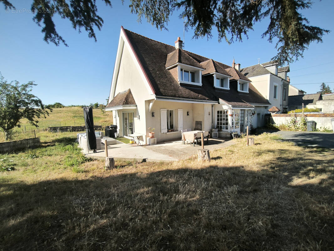 Maison à AZAY-SUR-CHER