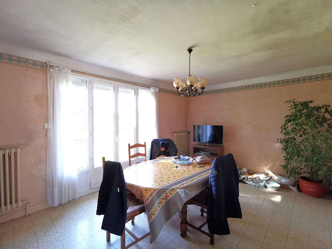 Maison à YEVRES
