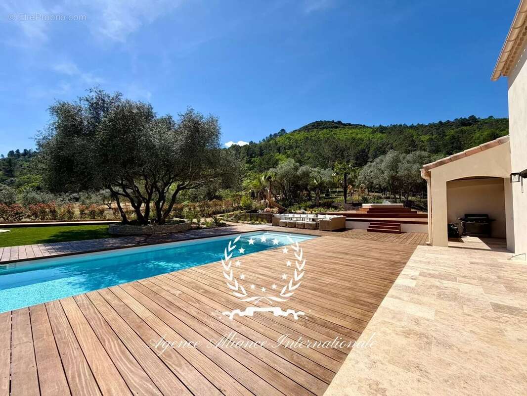 Appartement à LE LUC