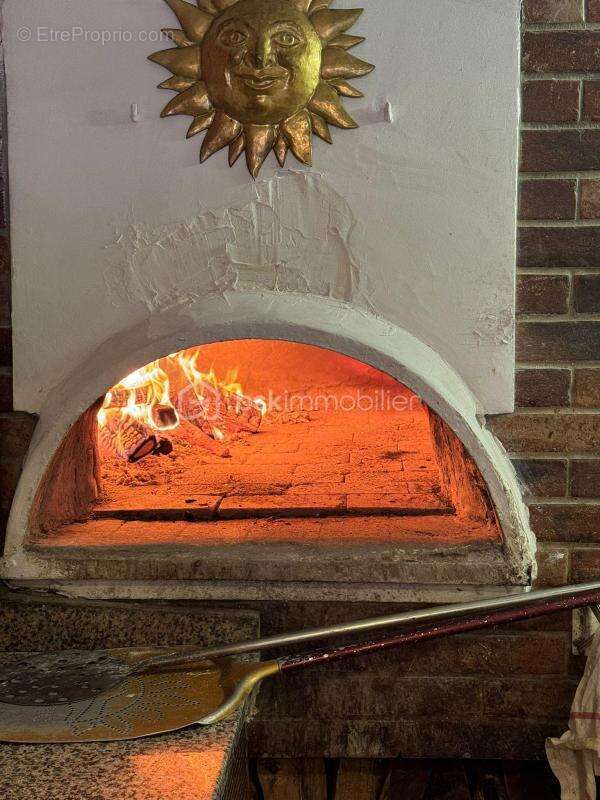 Commerce à PARIS-9E