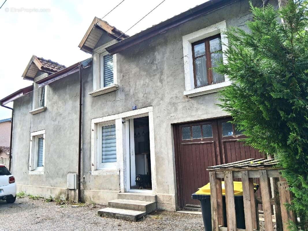Maison à VOUJEAUCOURT