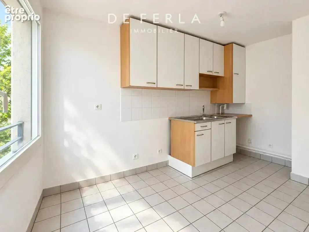 RUE MAURICE RIPOCHE – Appartement 2/3 pièces calme et lumineux avec vue arborée, Paris 14ème - photo 9