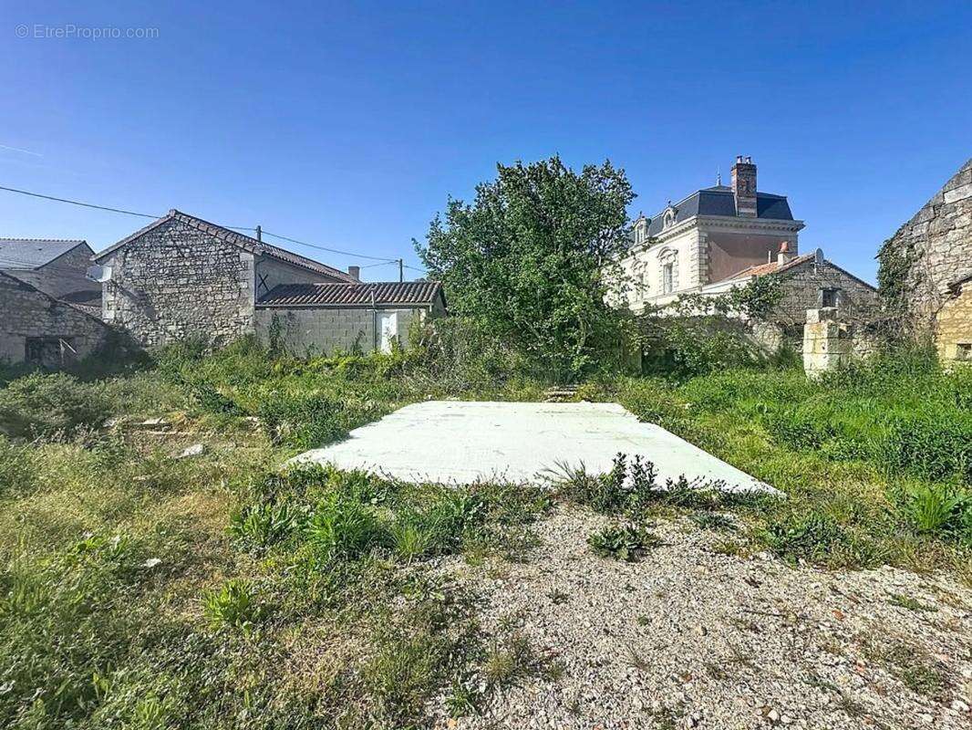 Maison à SAINT-MACAIRE-DU-BOIS