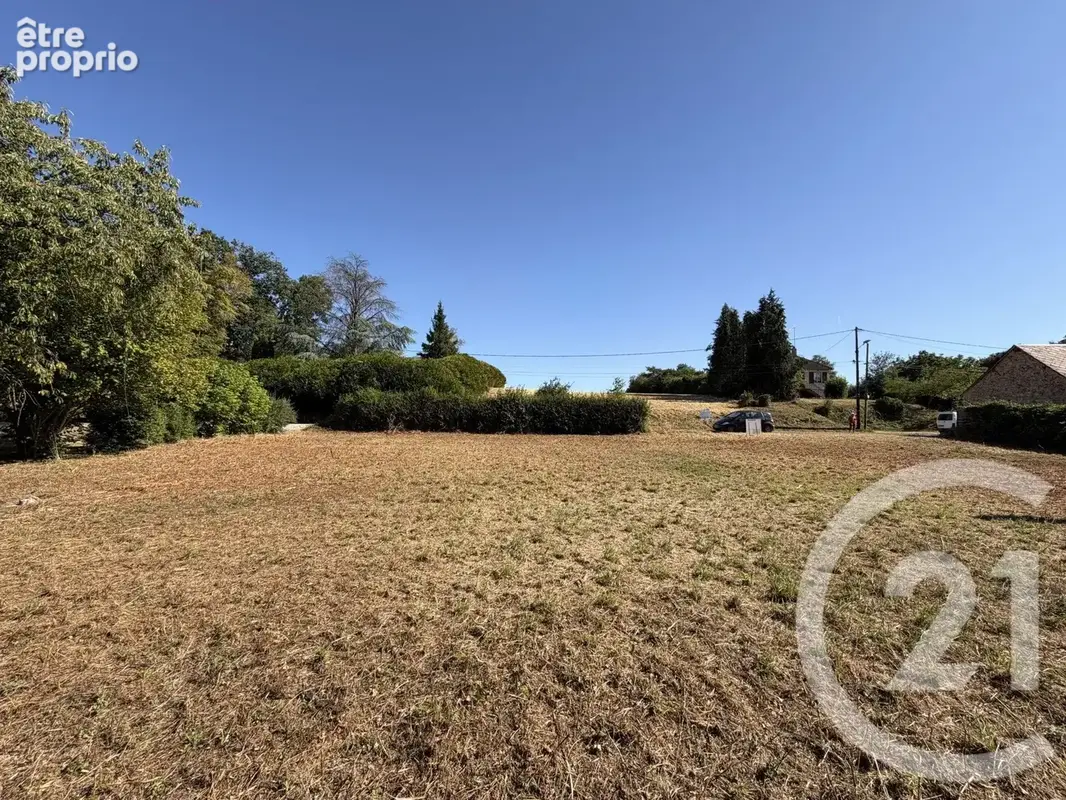 Photo Terrain à Moleans au prix de 29 000€