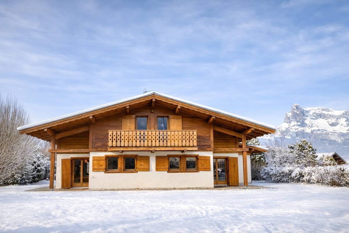 Maison à COMBLOUX