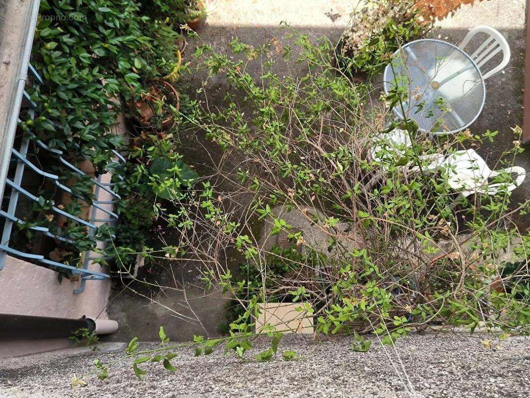 Appartement à CHATEAUNEUF-GRASSE