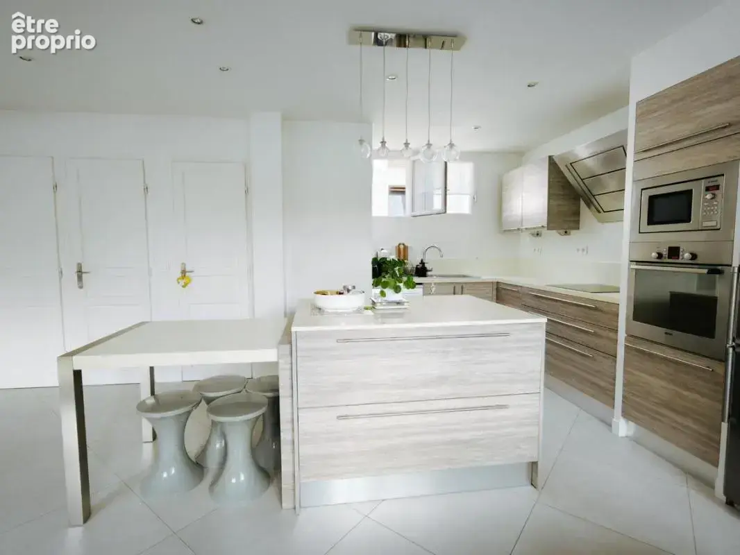 Maison 7 pièces 151 m² à vendre à Rueil-Malmaison (92500) - photo 3