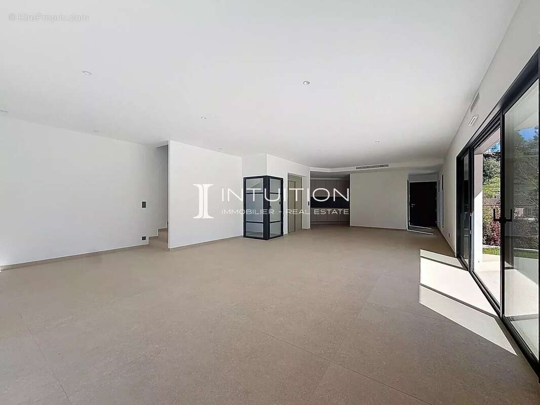 Maison à MOUGINS