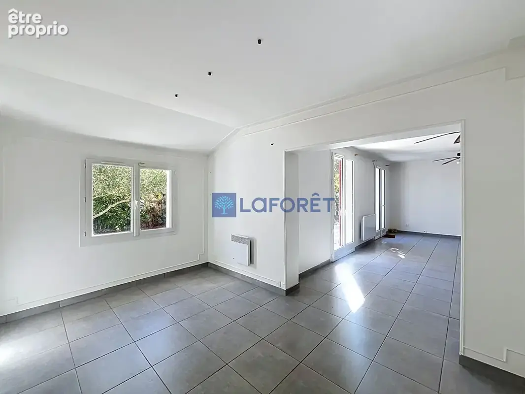 Maison 6 pièces 4 chambres - Quartier des fleurs - SAINT-PIERRE-DU-PERRAY - photo 7