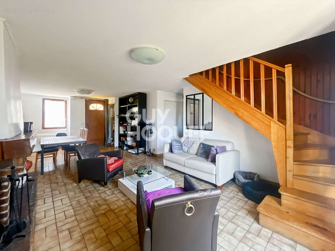 Maison à FONTENAY-TRESIGNY