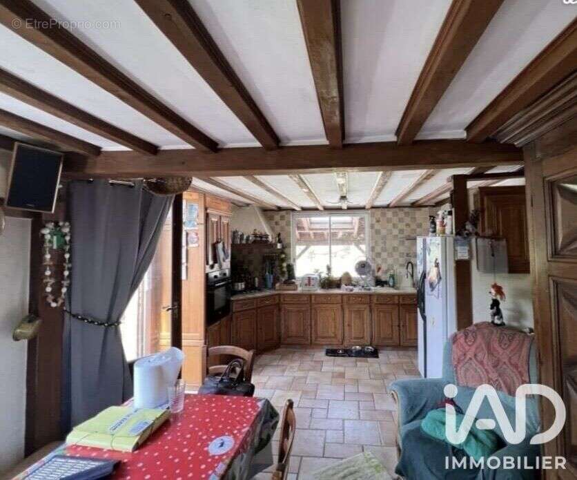 Maison 247 m² à Saint-Phal  - photo 6