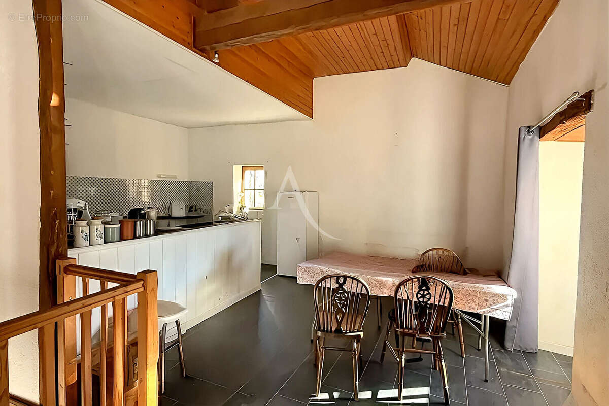 Maison à LA CAILLERE-SAINT-HILAIRE