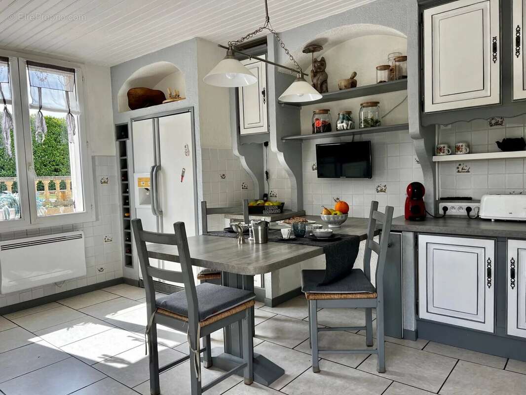 Maison à CHARLEVAL