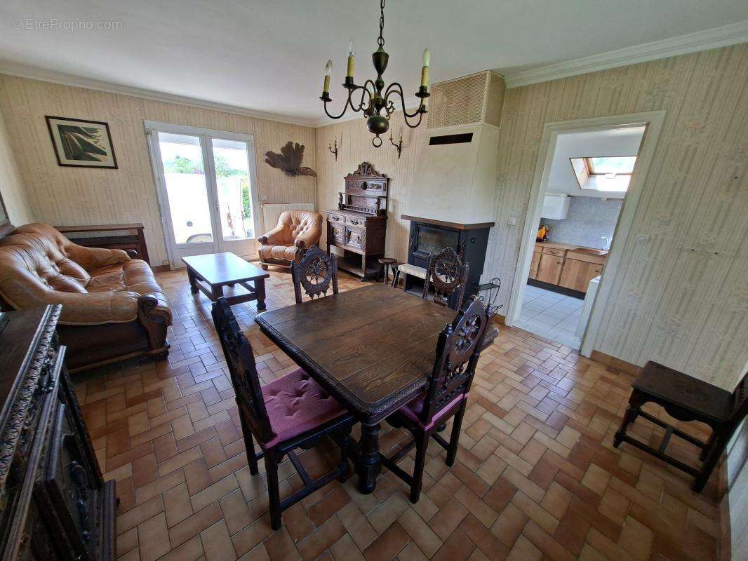 Locquirec secteur Kerboulic – Maison au calme avec beau potentiel - photo 4