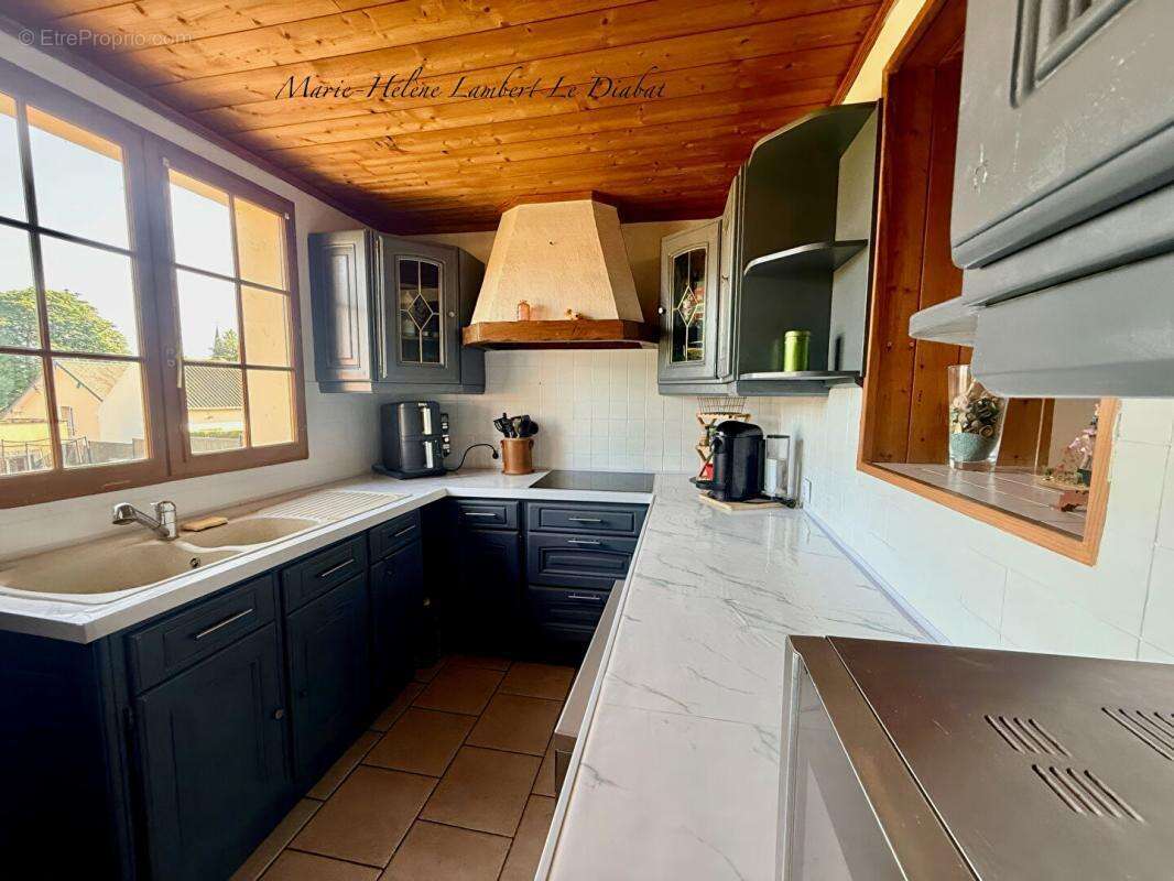 Maison 93 m² à Saint-Aubin-Routot  - photo 3